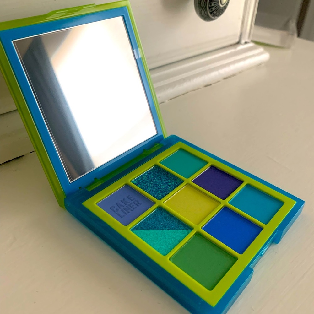 Brand New HudaBeauty Color Block Pallet